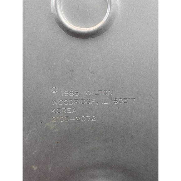 Vintage 3D Wilton Aluminum Cake Pan 1985 Gingerbread Man 15" x 12" - Picture 3 of 8